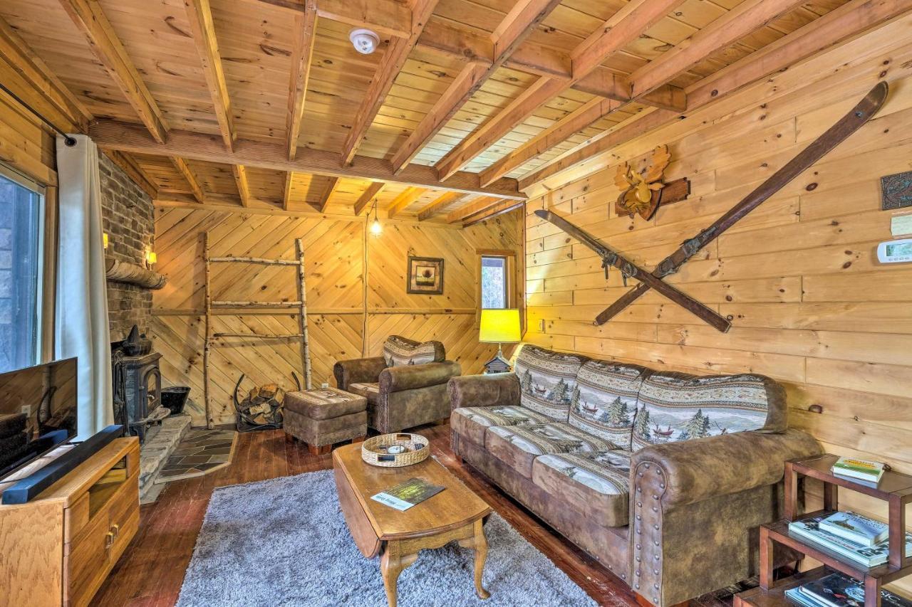 Secluded Johnsburg Retreat With Hot Tub And Fire Pit Vila Exterior foto