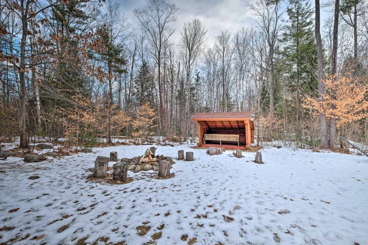 Secluded Johnsburg Retreat With Hot Tub And Fire Pit Vila Exterior foto
